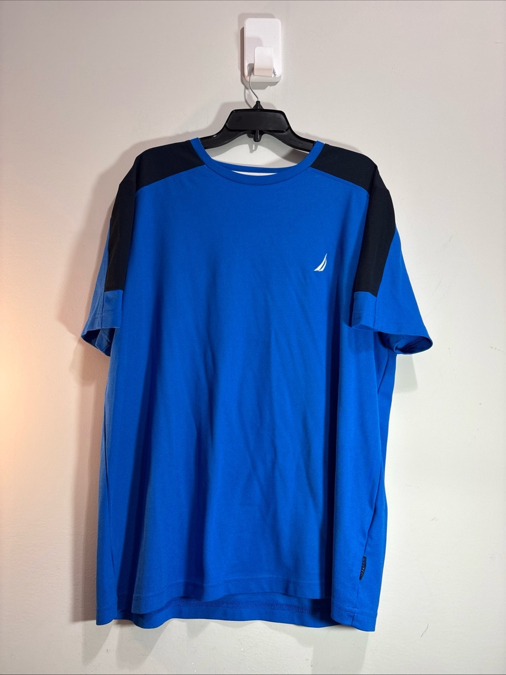 Nautica Men’s Blue Performance Short Sleeve Crew Shirt 1475